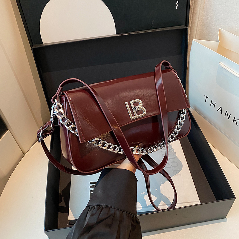 Bolso de axila de moda transfronteriza para mujer 2025 nuevo estilo de alta gama bolso de viaje simple bolso de mensajero de hombro salvaje al por mayor