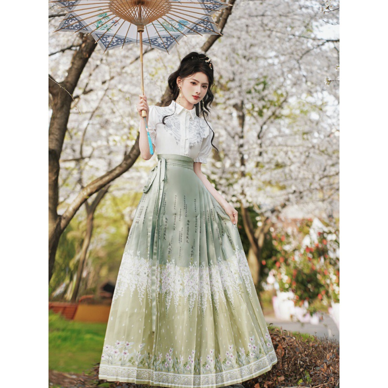 Real shot national style Hanfu Han element embroidered pure white top satin jacquard horse skirt set