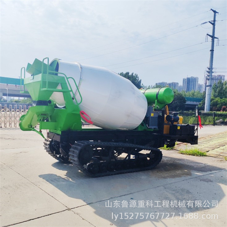 爬坡履带水泥罐车 1.5-5方商混料搅拌设备 标准田修建商混车