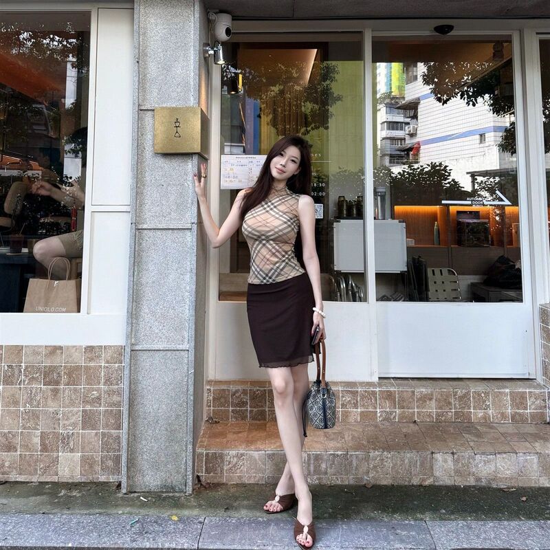 Vintage Brown Color Scheme with a High-End Feel, New Summer Style Sheer Plaid Top + Slim-Fit Short Skirt Set Vintage Brown Color Scheme with a High-End Feel, New Summer Style Sheer Plaid Top + Slim-Fit Short Skirt Set