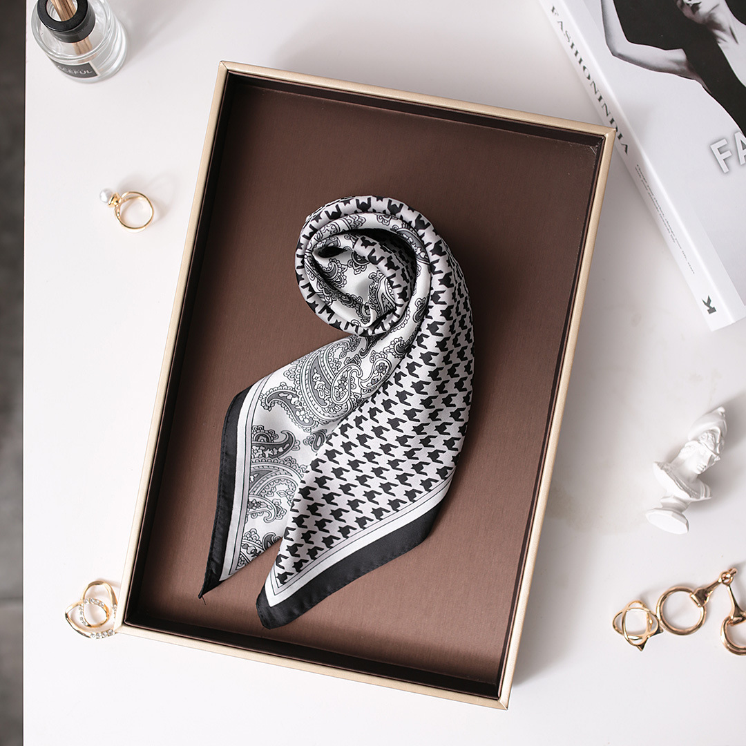 Spring New 70CM Square Versatile Decorative Professional Thin Korean Small Scarf for Women_voghion.com