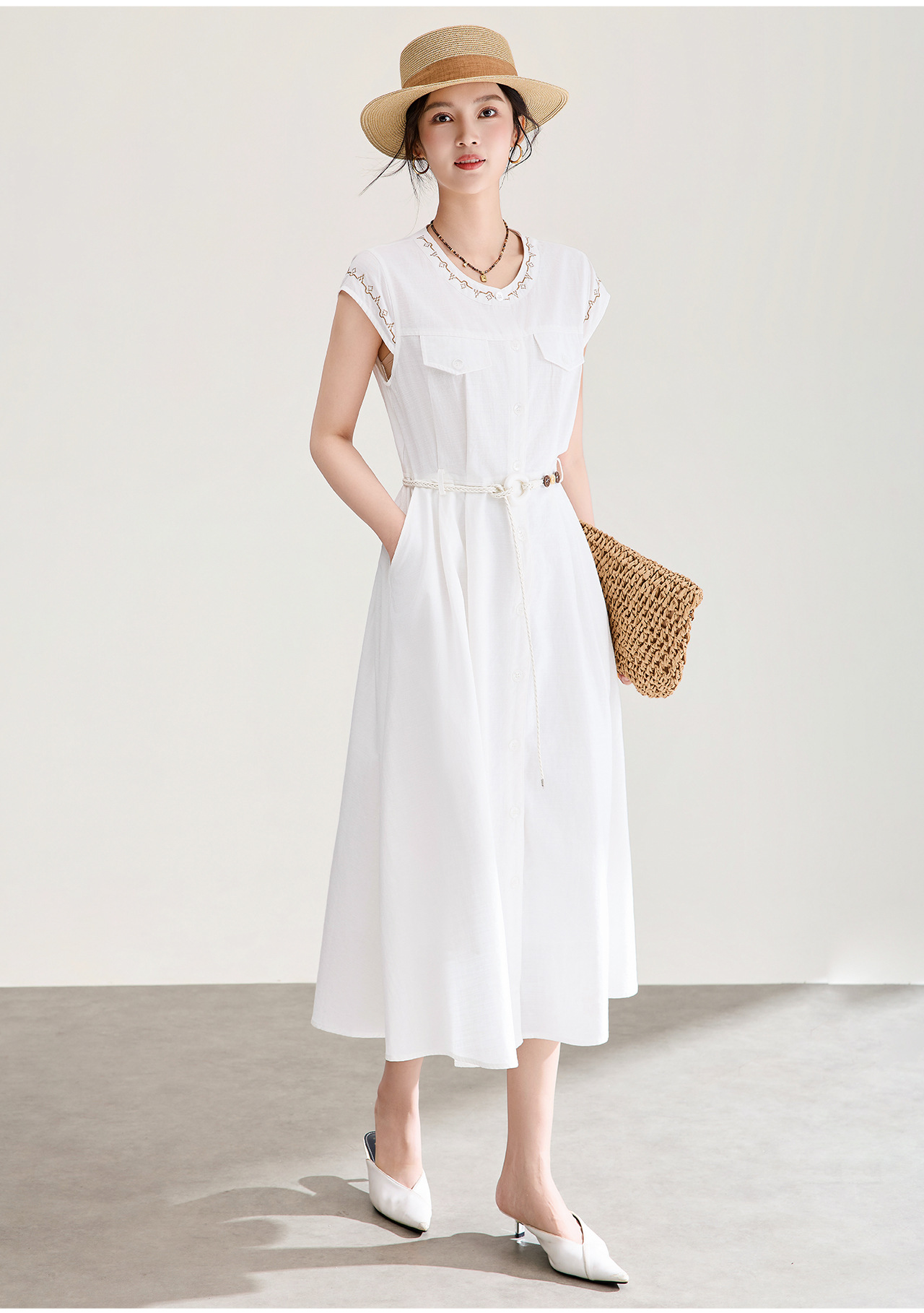Đầm maxi nữ thắt eo chất liệu tơ tằm phối ren thêu hoa, dáng suông nhẹ, tay ngắn — màu sắc chi tiết 4