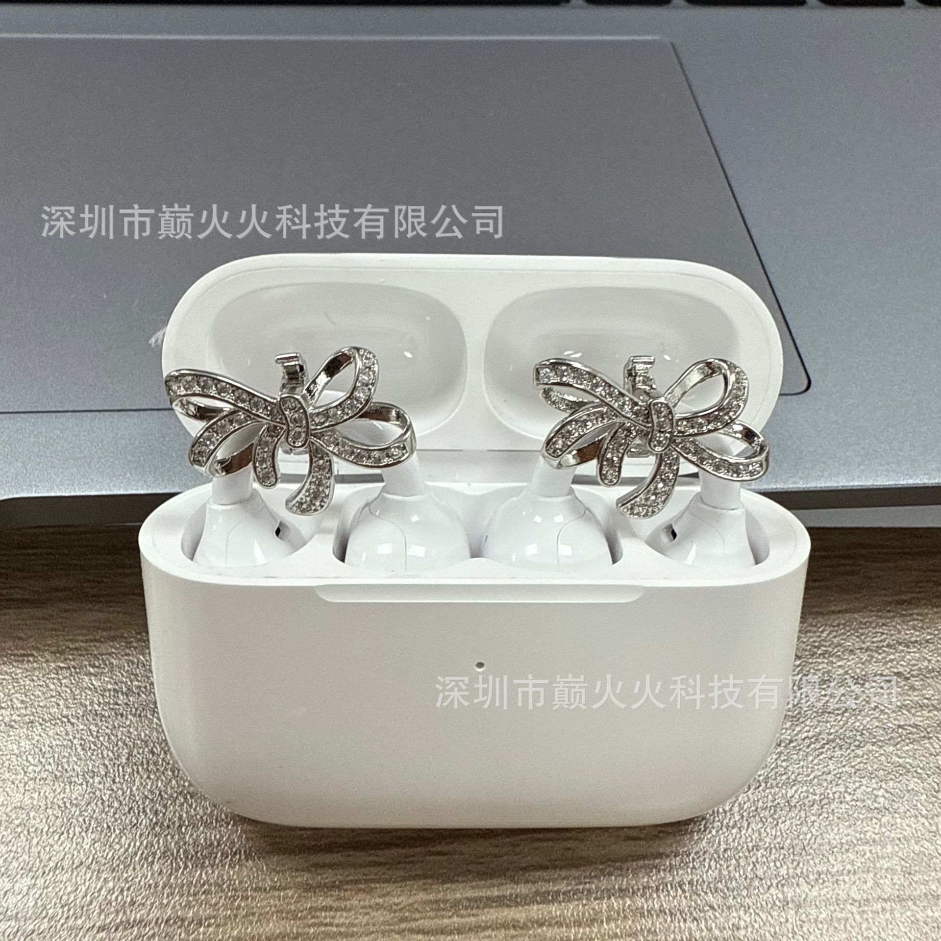 Earrings with bow, 1 pair