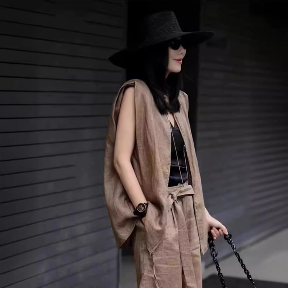 Bộ áo vest và quần dài phong cách Chanel nữ mùa hè 2024 chất liệu cotton pha lanh — Màu kaki