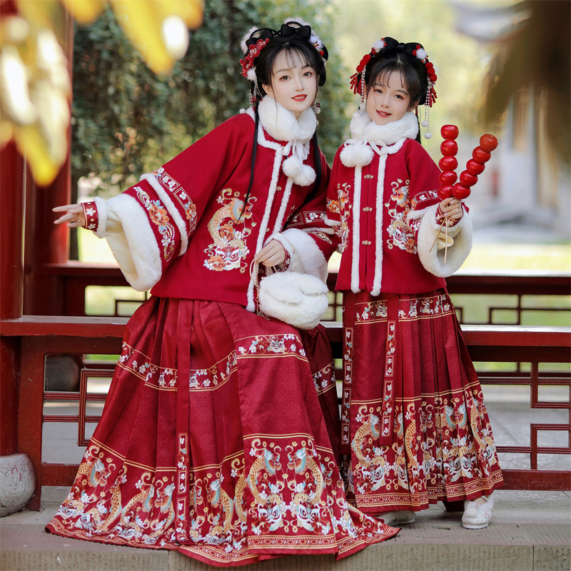 成人汉服拜年服新款女装成人2024龙年战袍中式国风喜庆汉服亲子装