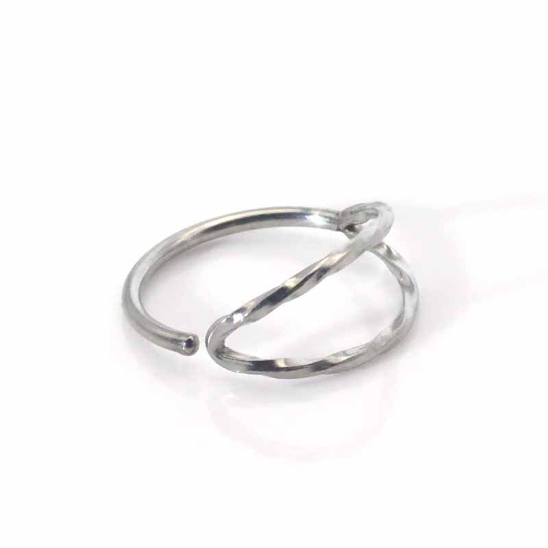Nospiercing i rostfritt stål i twist-stil_voghion.com