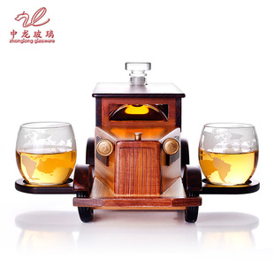 Factory wholesale creative car wine bottle whiskey glass wine bottle classic car wine bottle wine separator