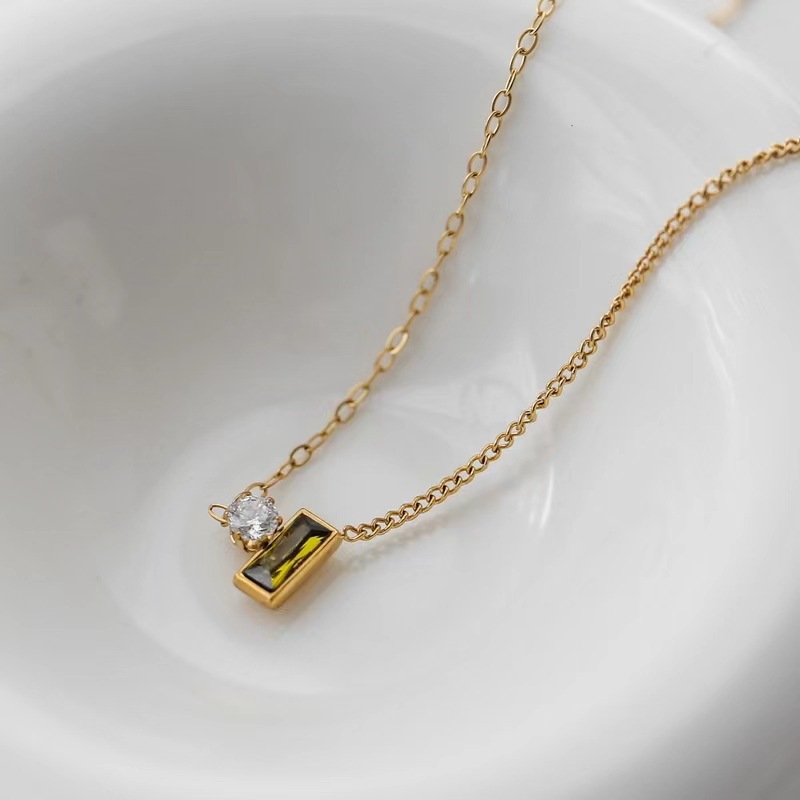 Zircon Inlay Material Lady Geometric Titanium Steel Plating Inlay Zircon Pendant Necklace