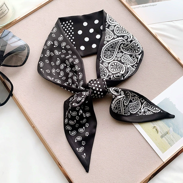 Cascus wave dot black