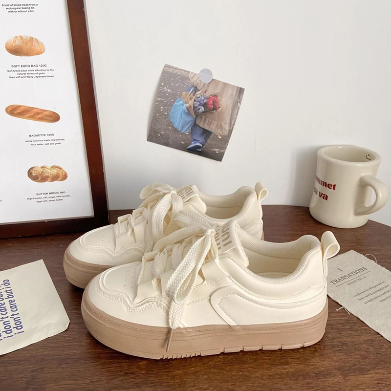 Autumn breathable universal white sneakers for leisure