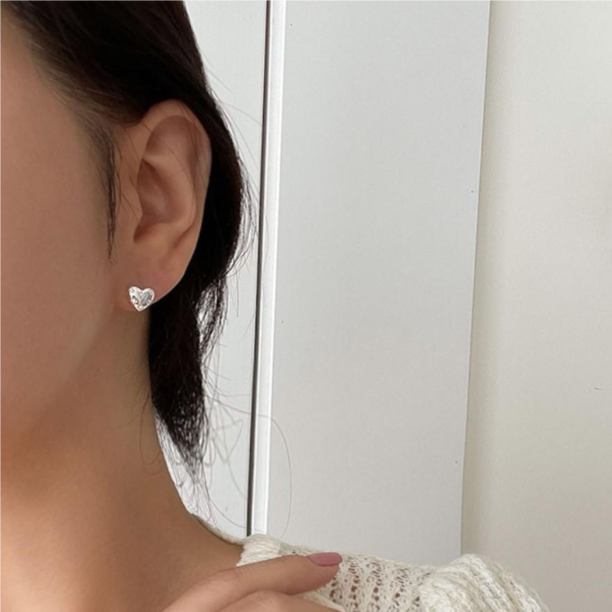 3g Weight 925 Sterling Silver Ear Needle Material Ear Studs Classification 1 Pair Quantity Holiday, Daily Occasion 925 Sterling Silver Material Heart Shape Pattern Women's Gender Plating Design Simple Style, Classic Style Style 1 Pair 925 Sterling Silver Heart Shape Ear Studs 8