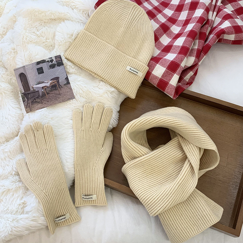 Bufandas guantes de sombrero de tres piezas de invierno nuevas parejas estudiantes de cabina guantes de sombrero bufandas de punto calientes