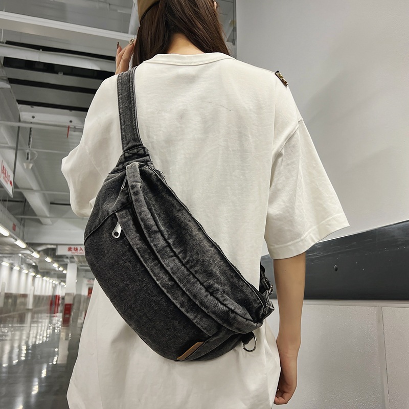 2024 nuevo bolso de mensajero de la calle de la personalidad de la moda del mezclilla bolso del teléfono móvil de la literatura simple bolso del pecho de viaje al por mayor