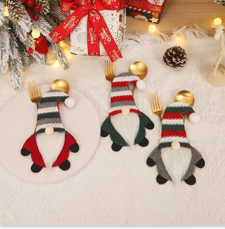 Décorations de Noël ensemble de couteaux et fourchettes de poupée sans visage ensemble de vaisselle Forester table à manger à la maison robe_voghion.com