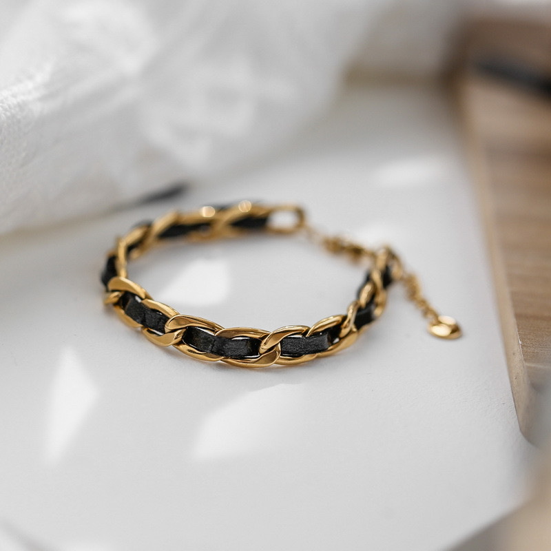 Fashionable brand small design golden retro bracelet