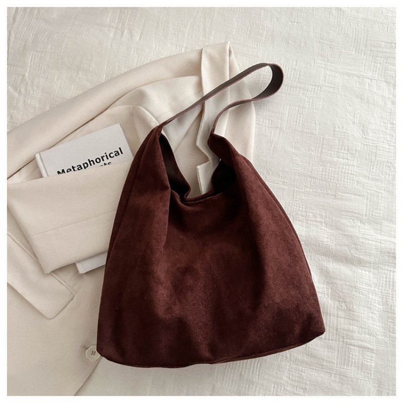 Large-Capacity Retro Frosted Handbag for Women, New Autumn and Winter Suede Shoulder Bag, High-Quality Texture Commuter Tote Bag Large-Capacity Retro Frosted Handbag for Women, New Autumn and Winter Suede Shoulder Bag, High-Quality Texture Commuter Tote Bag