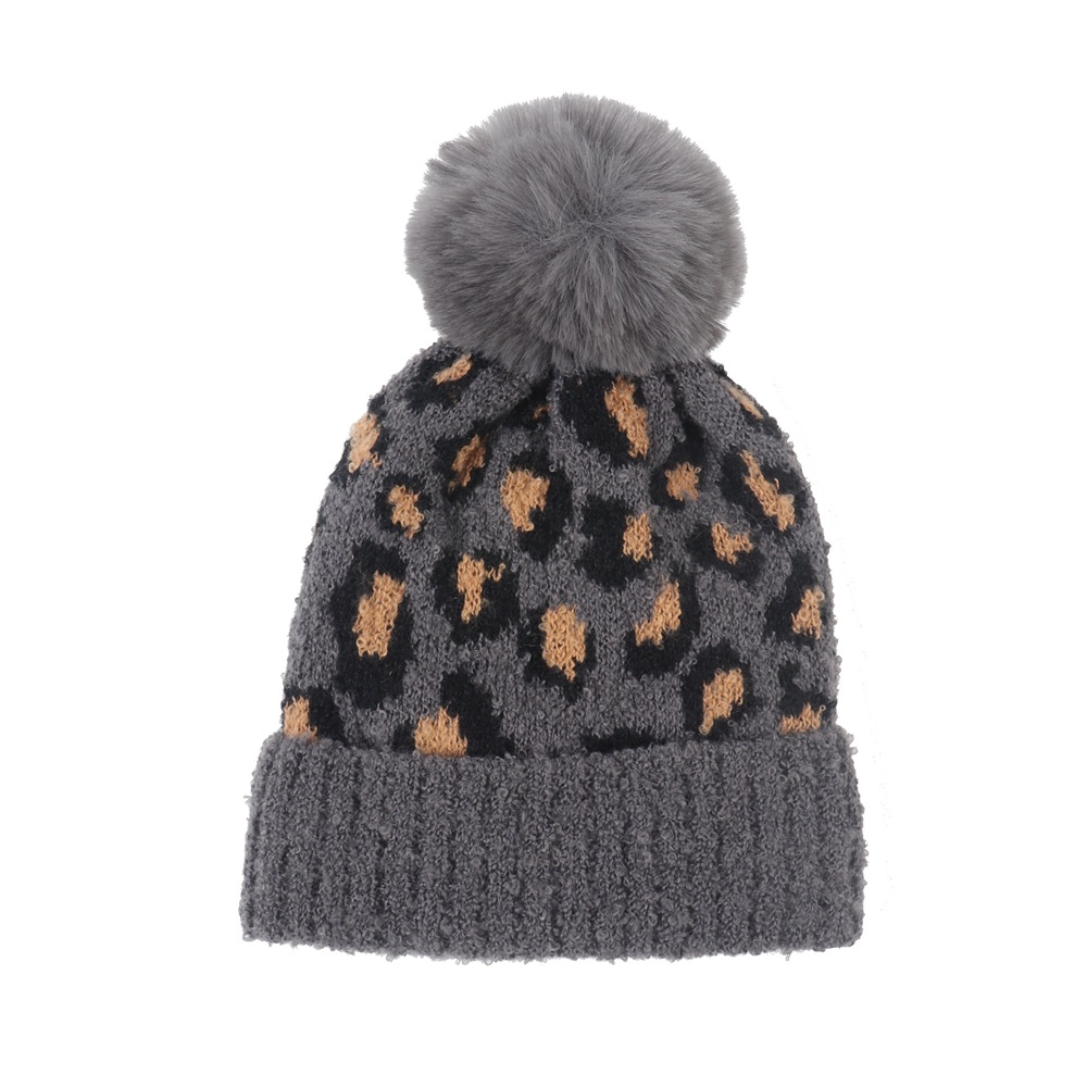 Fashion Winter New Children's Leopard Print Knitted Hat Scarf Gloves Three-piece Warm Suit display picture 5