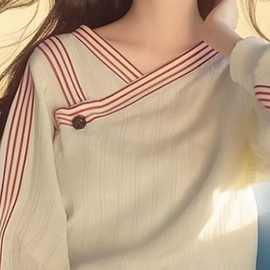 早秋新款韩系慵懒风超好看小个子宽松斜肩杏色条纹长袖卫衣女