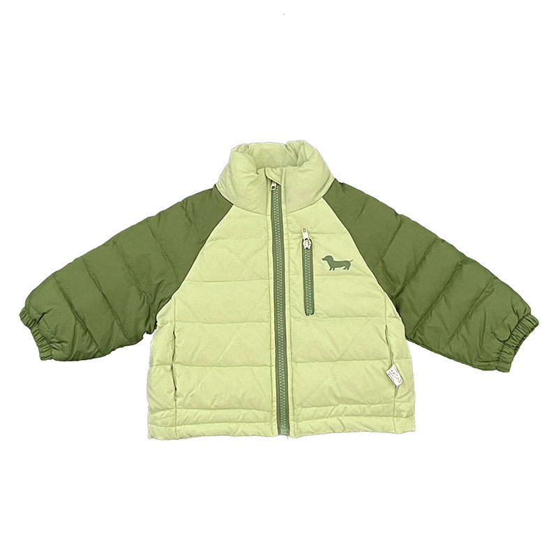 Invierno de bebé chaqueta de plumón 2025, nuevo estilo de bebé color blanco chaqueta de chaqueta de invierno, ropa caliente ligera para niños