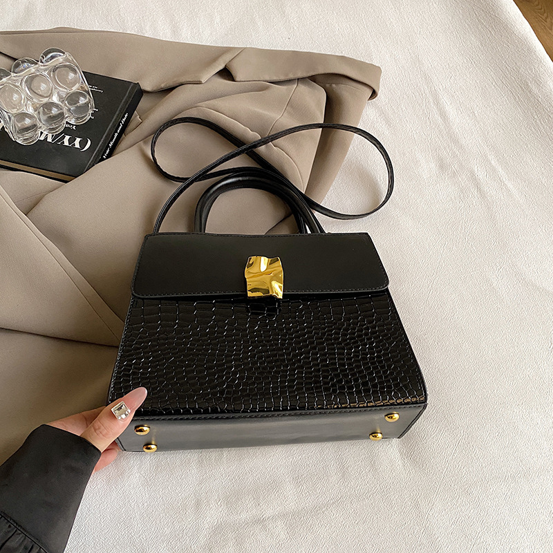 Bolso de diseño de nicho de alto nivel para mujeres 2024 nueva moda versátil bolso de hombro portátil bolso de viaje