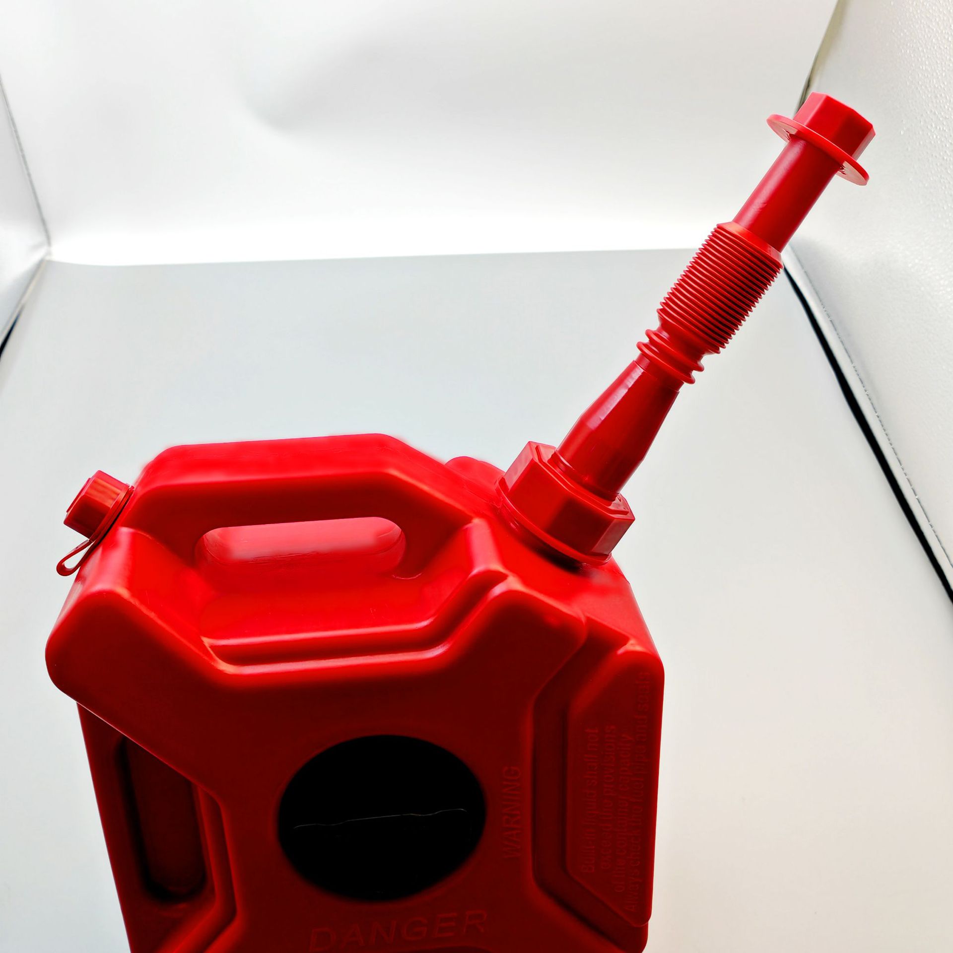 Gallon barrel filling pipe hexagon nut non-slip nut car self-service filling pipe plastic plug exhaust tail plug oil