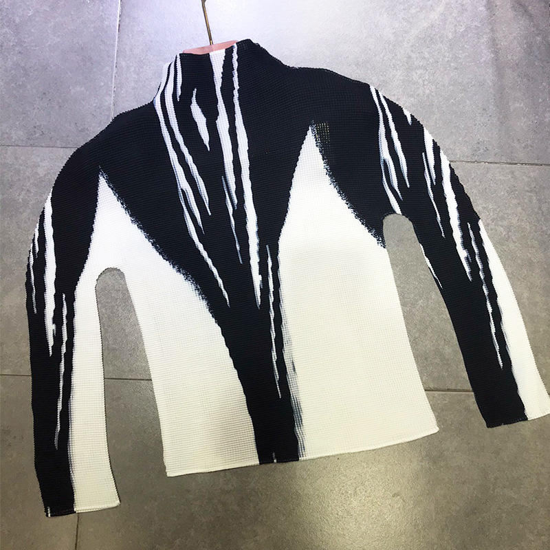 レディース長袖トップス 春夏新作 高伸縮性プリーツファッションプリントハイネックスリムTシャツ 三宅風インナーシャツ