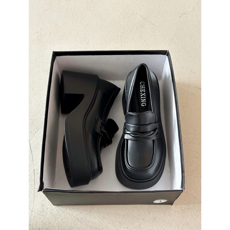 British Style Women's Leather Shoes with Thick Soles, Height-Increasing Slip-Ons, Versatile Chunky High Heels, Black Loafers for Spring and Autumn