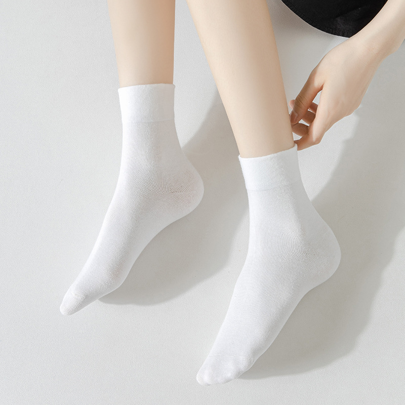 Solid color tube socks black and white jk women's socks insi trendy spring and autumn thin matching Lefu shoes Net red casual socks