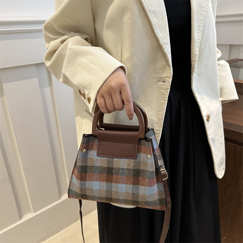 Bolso de mano para mujer nuevo bolso de concha de moda coreana 2024 otoño nicho alto sensor de paso a cuadros bandolera