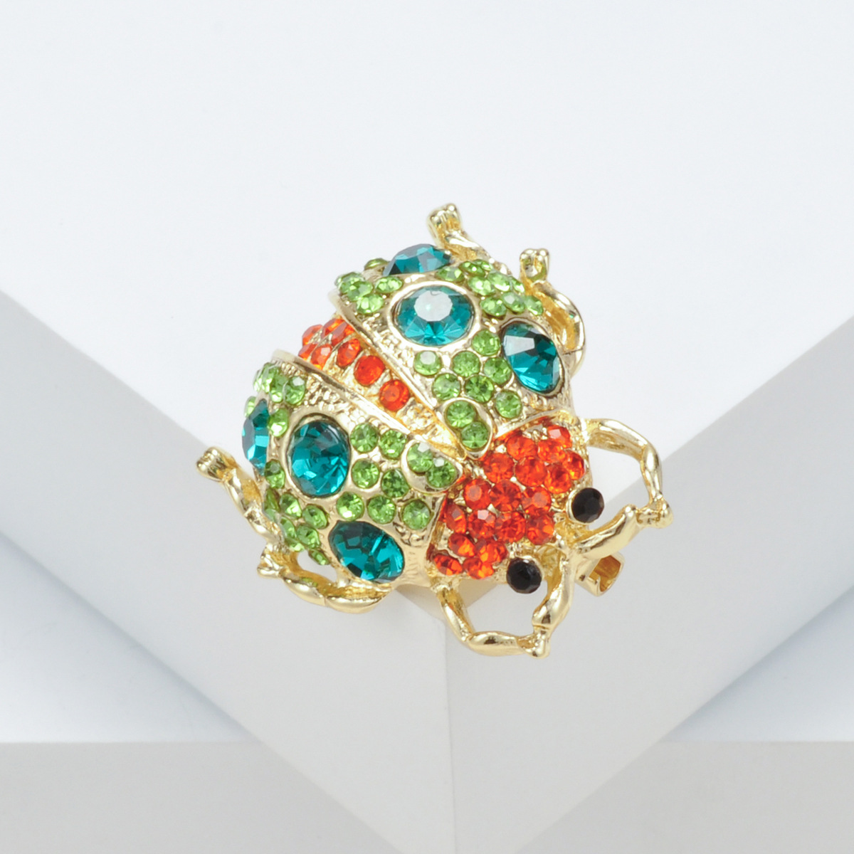 Sophisticated fashionable brooch