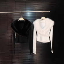 新款交叉毛领长袖T恤女春秋季收腰修身高级感气质紧身短款打底衣