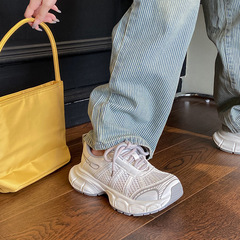 ファッショナブルなピンクのレトロな厚底ダッドシューズ女性用 2025 新しい夏薄型通気性ソフトソールスポーツシューズ