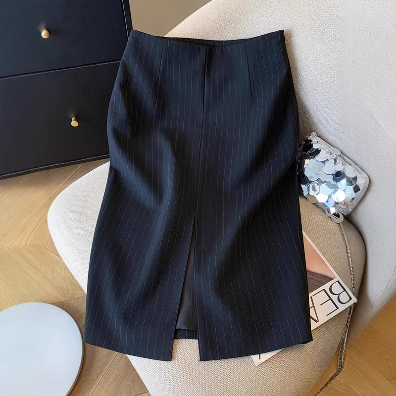 Spot White Collar Reversible Black Stripesd Hip Skirt Women's Fashionable Front Slit Work Clothing One-Step Skirt 2025