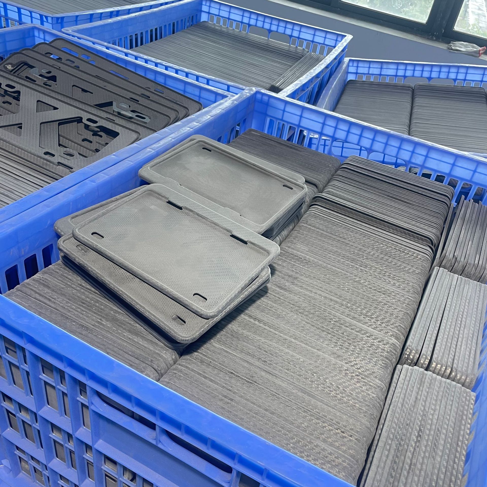 Carbon Fiber Yellow Motorcycle License Plate Frame, Compliant with National Standards, Does Not Block the Number, Motorcycle Modification License Plate Holder, Can Be Printed with Logo