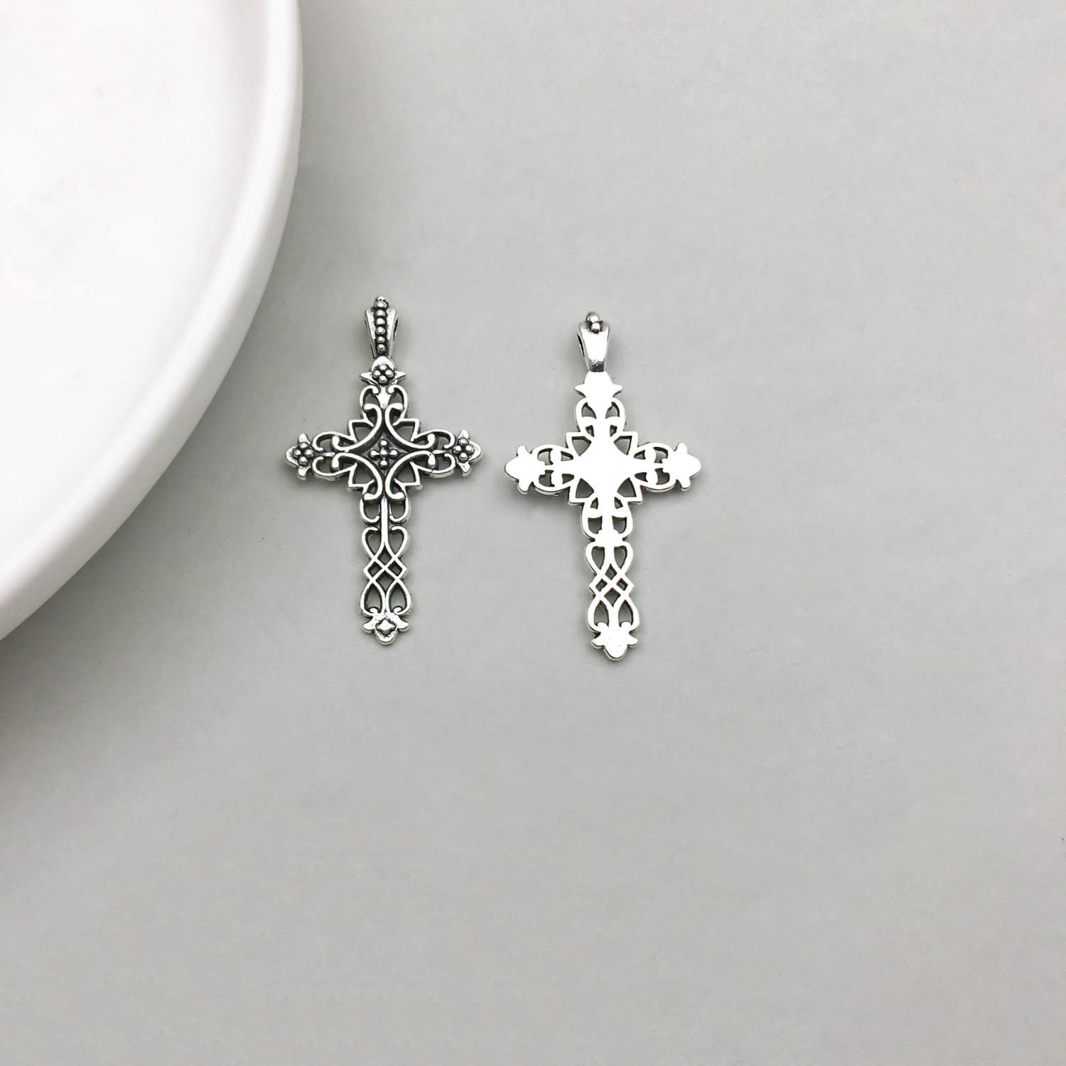 1 Nueva antigua aleación de plata Cruz serie simulación amor Cruz colgante DIY accesorios de la joyería