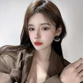 复古花纹雕刻镶水钻黑色半圆扇形耳环女法式气质高级感耳饰品批发