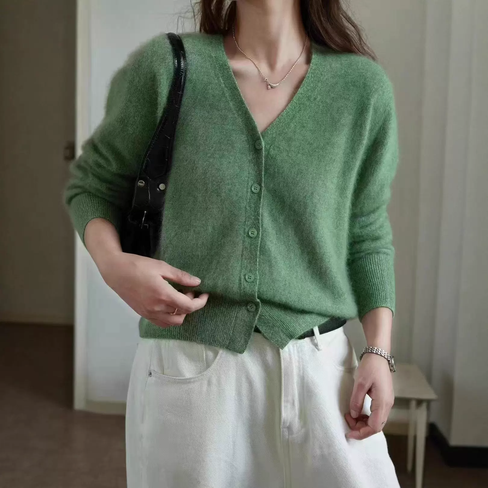 秋季新款V领羊绒羊毛针织开衫女休闲百搭毛衣打底上衣女