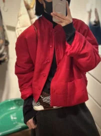 女式马甲;女式衬衫;连衣裙