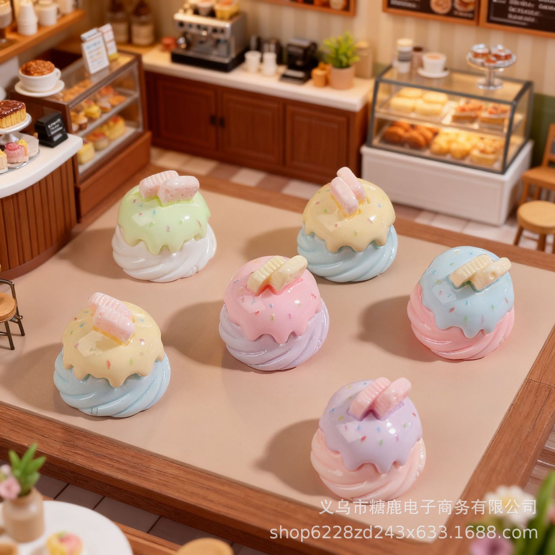 Small realistic acrylic cream food play