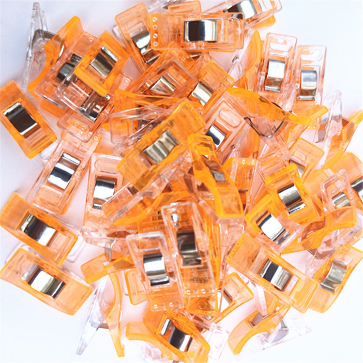 Pequeño clip de costura de escala de hacha de plástico con hebilla de mosaico de borde mini transparente blanco transfronterizo