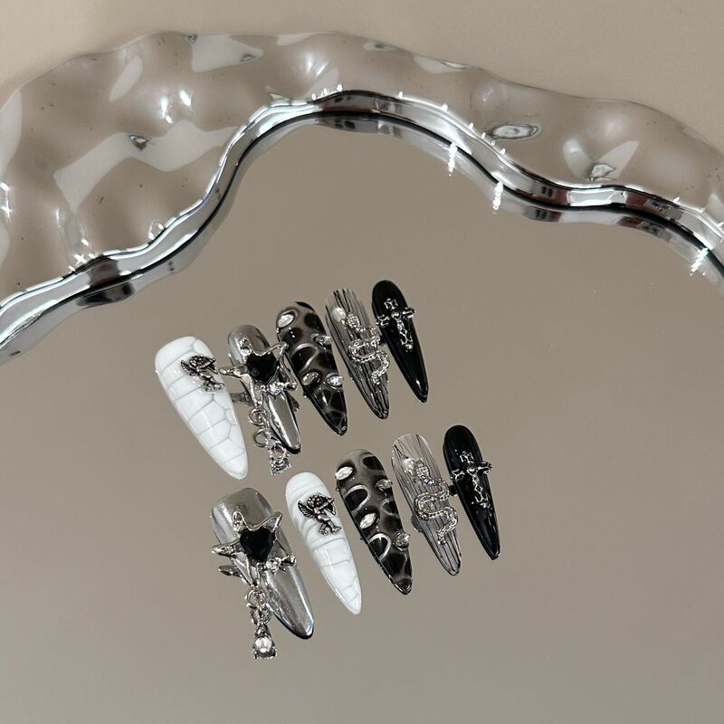 Pure hand-worn nail piece high-level autumn and winter black and white hand-painted vignetting nail art white long fake nail patch Pure hand-worn nail piece high-level autumn and winter black and white hand-painted vignetting nail art white long fake nail patch