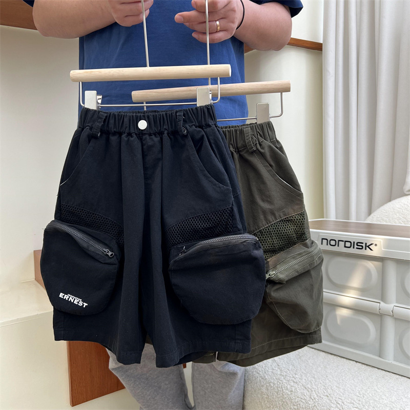 2024 Drenge Sommer Amerikanske Arbejdsshorts med Store Lommer til Børns Fritid Løse Vandvaskede Bomuldsbukser Over Knæ 5/4_voghion.com
