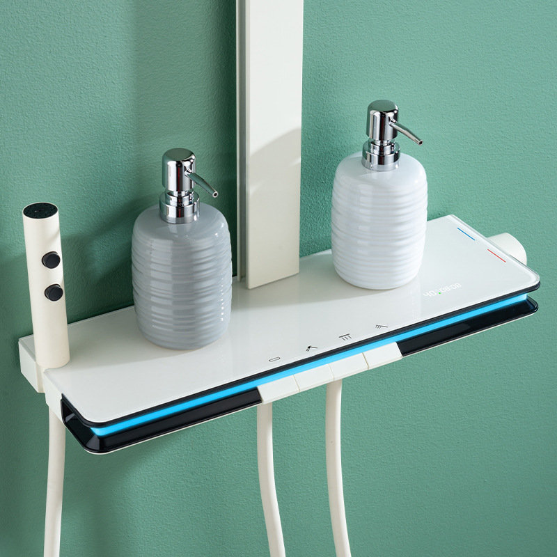 La versión insignia de la pantalla digital contra la pared, la nueva luz ambiental de la cintura trasera, el conjunto de ducha de ducha de almacenamiento de teclas de piano, el conjunto completo de cobre