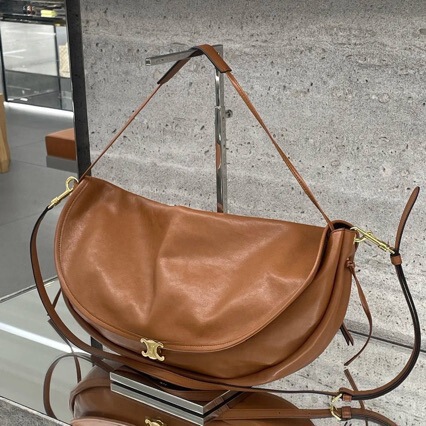 2026 All-Steel Original Leather Halfmoon Half-Moon Bag, High-End Sheepskin Women's Bag, Can Be Carried by Hand, on the Shoulder, or Cross-Body 2026 All-Steel Original Leather Halfmoon Half-Moon Bag, High-End Sheepskin Women's Bag, Can Be Carried by Hand, on the Shoulder, or Cross-Body
