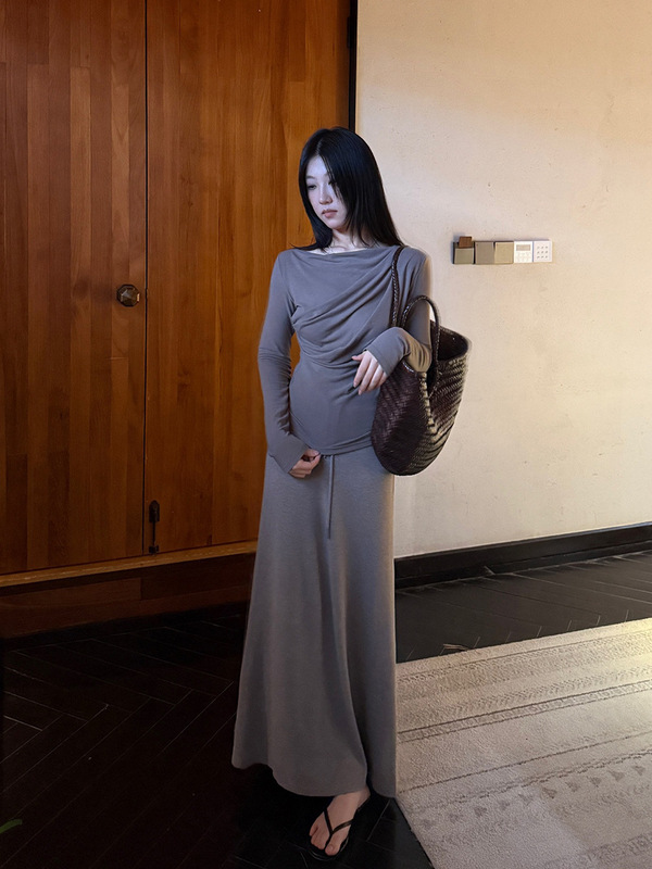 FOX ROOM 斜领露肩褶皱上衣2025秋季新款百搭气质长袖T恤女A3554|undefined