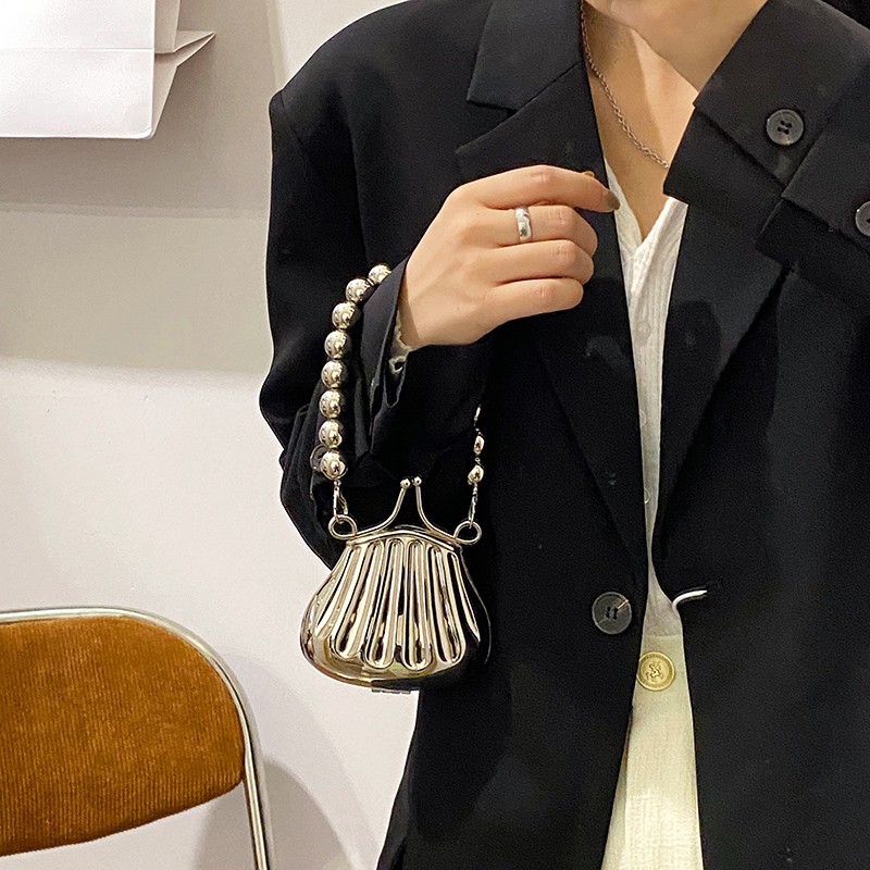 High end Mini Pearl Chain Handheld for Women 2023 New Small Stand One Shoulder Crossbody Shell Blessing Bag_voghion.com