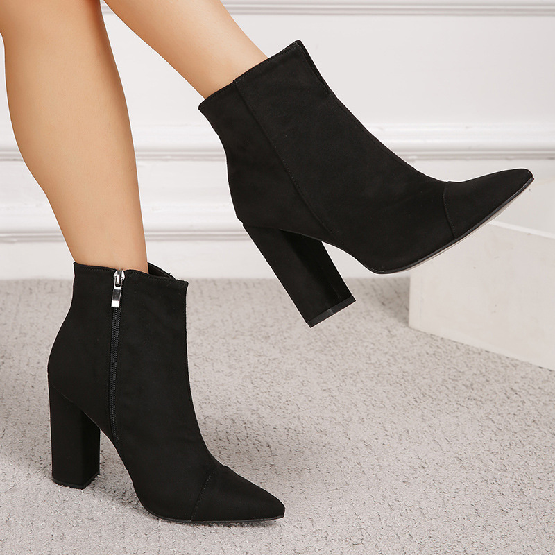 Spitz zulaufende Stiefelette mit seitlichen Reißverschlüssen_voghion.com