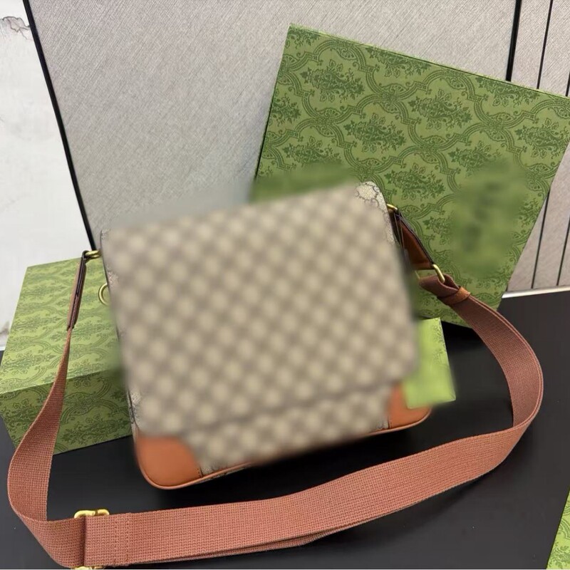 Gucci emblem series crossbody messenger bag, flap bag, shoulder bag, classic versatile new model with monogram pattern Gucci emblem series crossbody messenger bag, flap bag, shoulder bag, classic versatile new model with monogram pattern