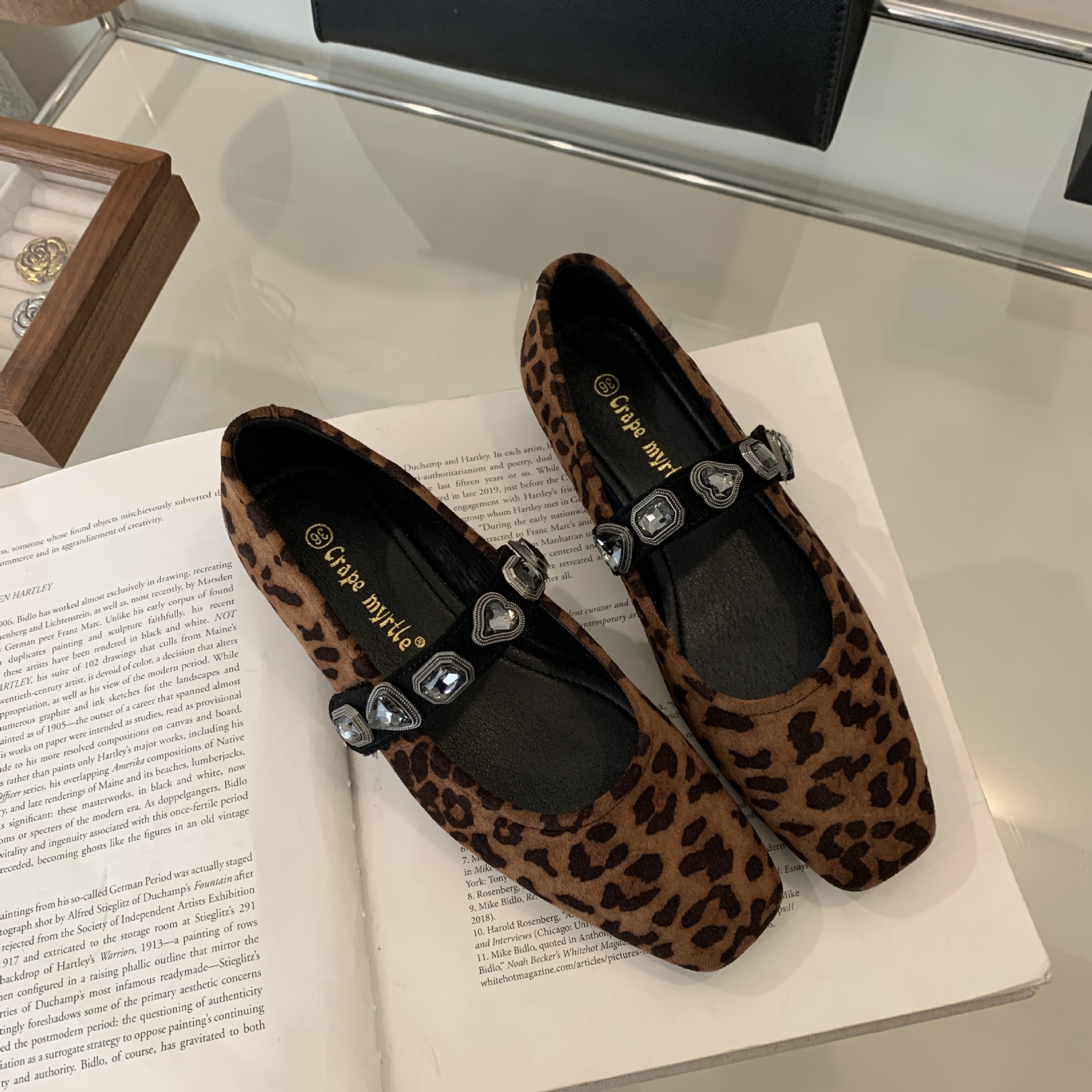 Grape Mom nicho de diseño temperamento cabeza cuadrada pequeña amor estampado de leopardo cinturón de diamantes coreano boca baja Mary Jane zapatos individuales mujer