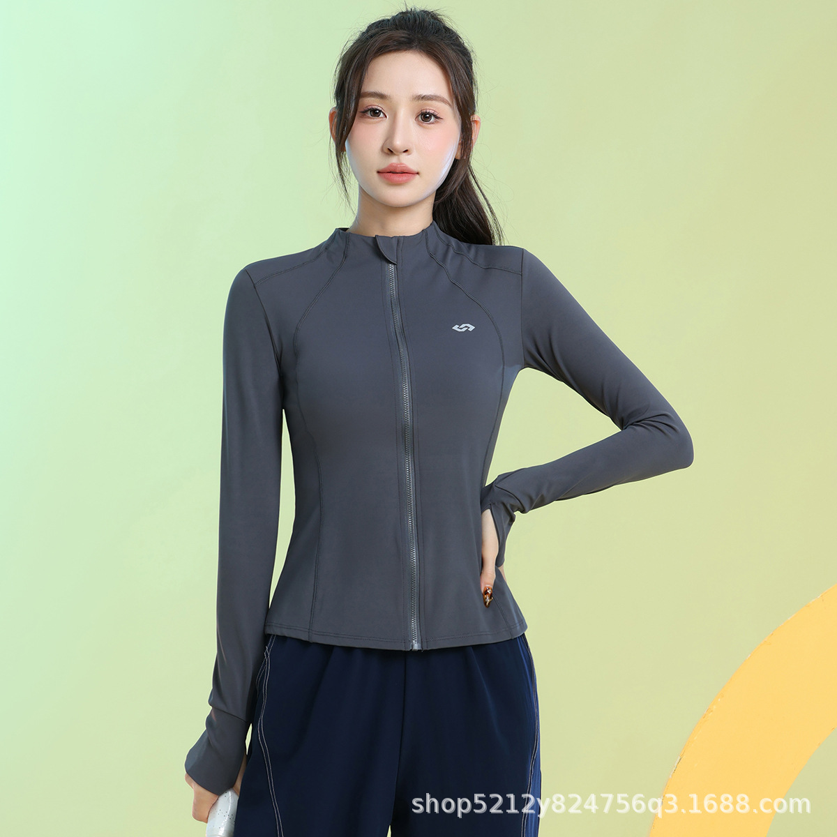 잉크 그레이 재킷